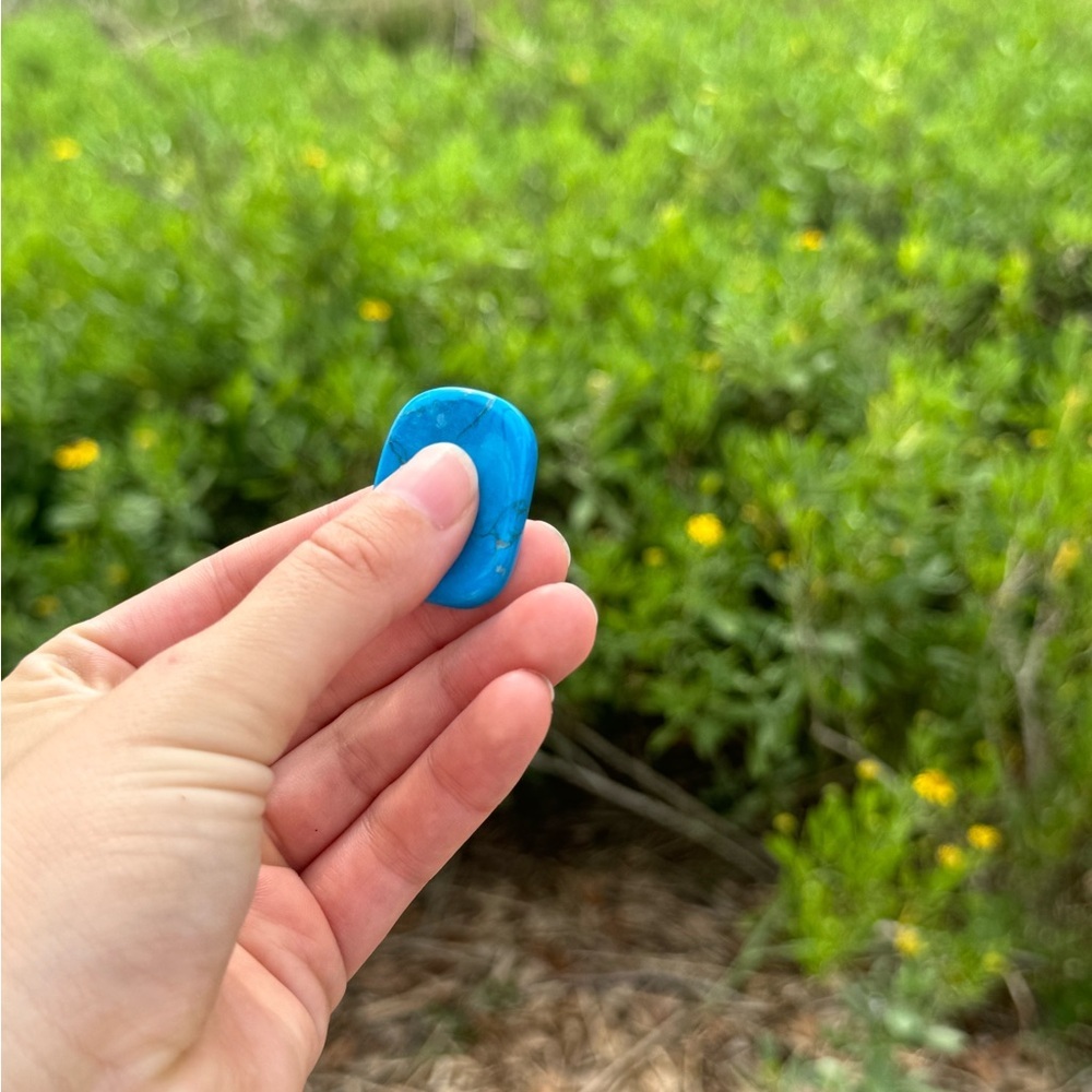 Blue‎ Howlite - Picture 2 of 2